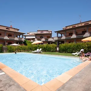 - Pool & Relax , Follonica Italia