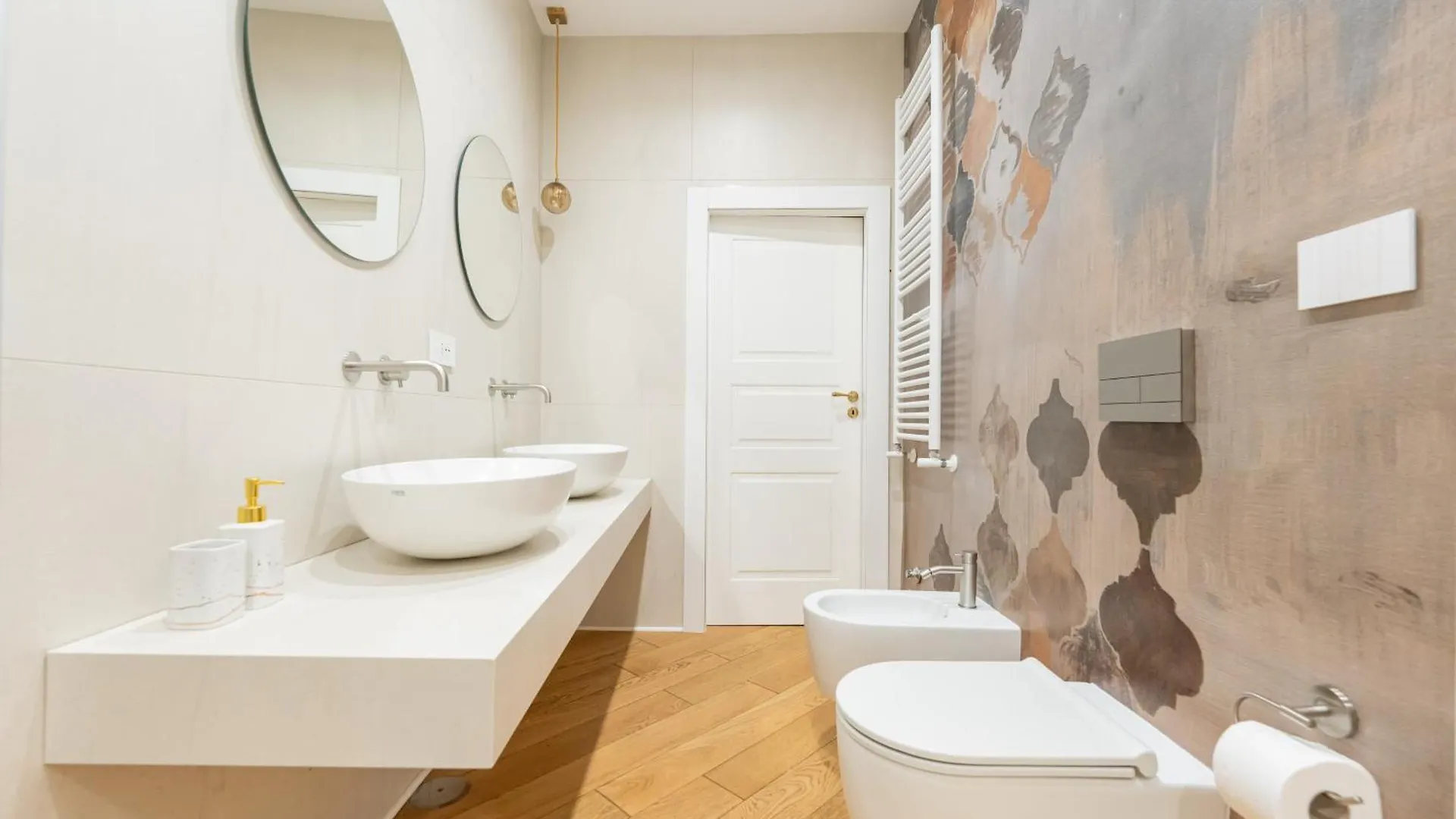 Apartmán Aristocrat Chiaia Bridge Neapol 0*,  Itálie